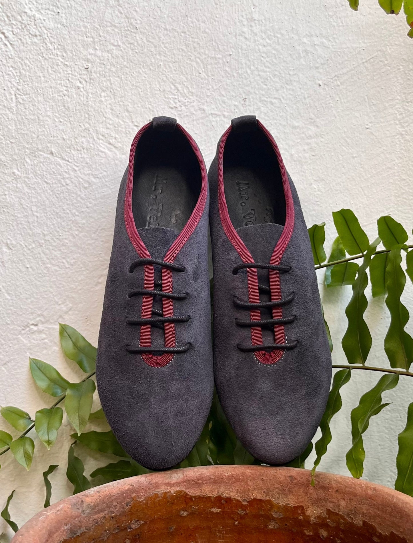 Zapato plano de cordón con contraste de color